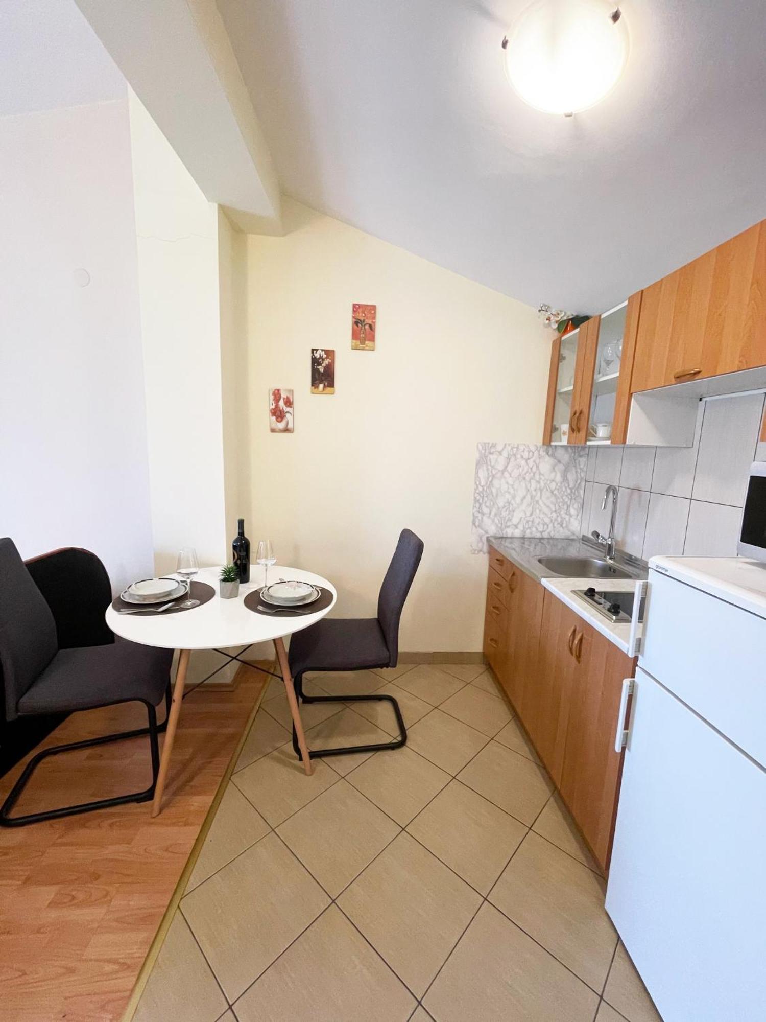 Apartments Mira Сукошан Екстер'єр фото